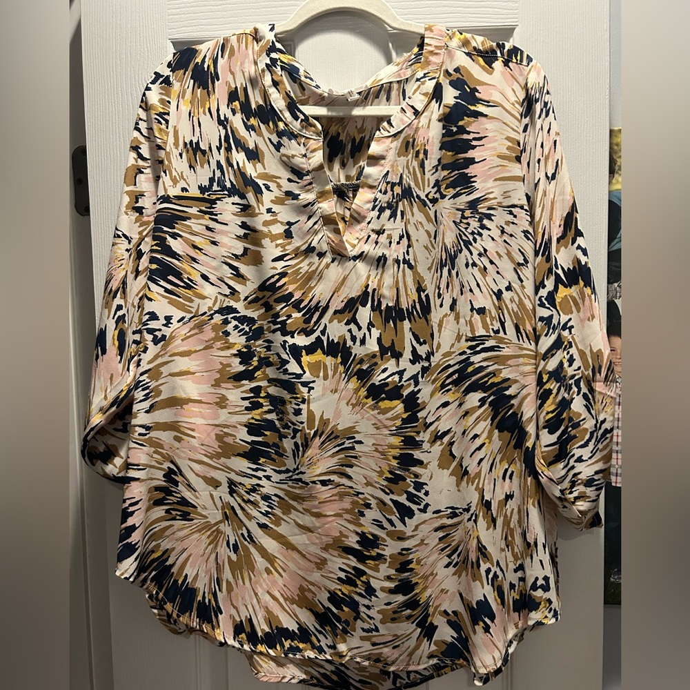 Maurice’s long sleeve lightweight blouse. Size xxl.